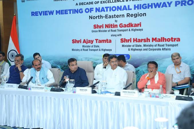 অৰ্থনৈতিক অগ্ৰগতি লাভৰ বাবে অৰুণাচল প্ৰদেশ, নাগালেণ্ড, মণিপুৰ, আৰু ত্ৰিপুৰাত মুঠ ৯৮টা ৰাষ্ট্ৰীয় ঘাইপথৰ পদক্ষেপ চৰকাৰে প্ৰচাৰ কৰি আছে।