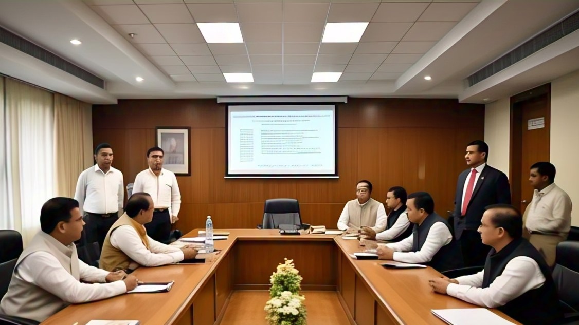 অসম কেবিনেটে গ্ৰীণলাইট দিলে ₹১.২২ লাখ কোটি বিনিয়োগৰ প্ৰস্তাৱ: অৰ্থনৈতিক বিকাশৰ দিশত এক বৃহৎ পদক্ষেপ