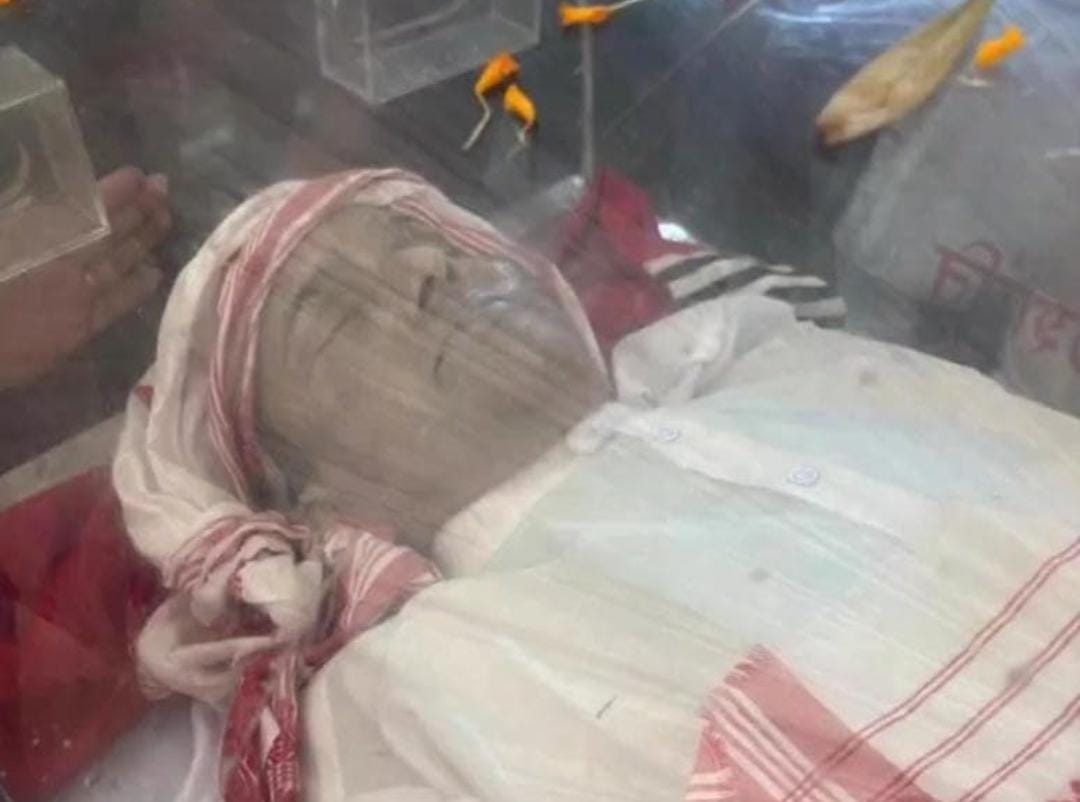 সৰুসজাই ষ্টেডিয়ামৰ সাক্ষী অনুৰাগীৰ পৰা প্ৰিয় কণ্ঠশিল্পী জুবিন গাৰ্গলৈ আৱেগিক শ্ৰদ্ধাঞ্জলি