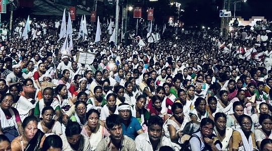 মৰাণ সম্প্ৰদায়ৰ অনিৰ্দিষ্টকালীন অৰ্থনৈতিক অৱৰোধে তিনিচুকীয়াক পক্ষাঘাতগ্ৰস্ত কৰিলে, অসমত এছ টি মৰ্যাদা তীব্ৰতৰ কৰাৰ দাবী